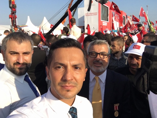 Demokrasi Ve Şehitler Mitingi