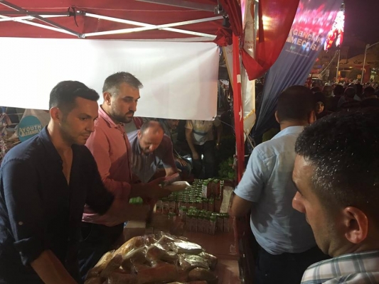 Vakfımızın Demokrasi Çadırında Her Gece Halkımıza Yiyecek Ve İçecek İkramı Yapıyoruz.