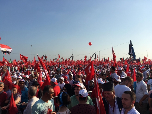 Demokrasi Ve Şehitler Mitingi